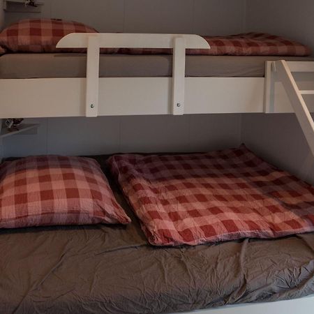 Ferienhof Schild FeWo Bullerbü Schillig Zimmer foto